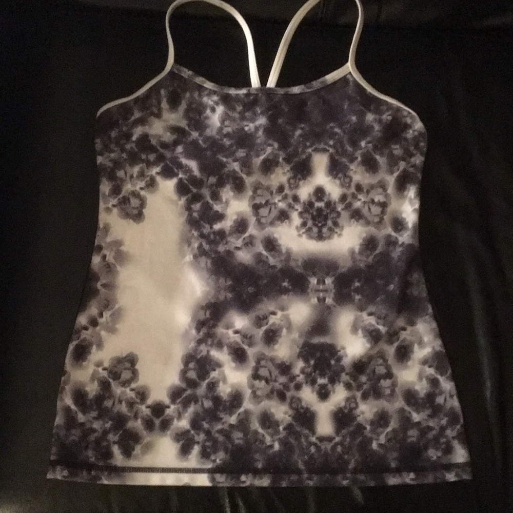 Lululemon Y top 8